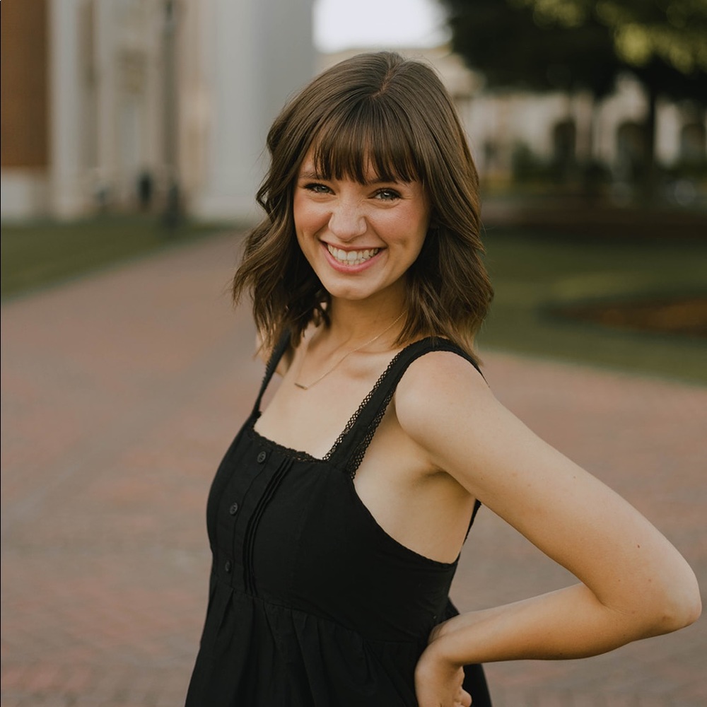Meet your Posher, Elizabeth